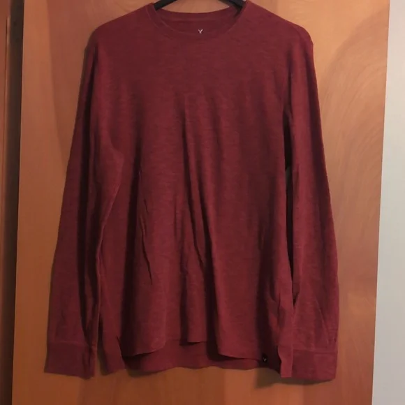 Men's American Eagle long sleeve, tshirt/sweater. Red, large. - Picture 1 of 3
